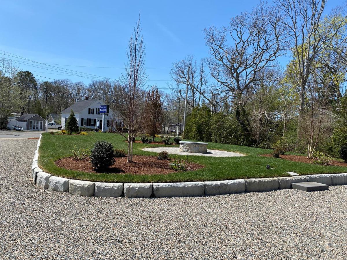 Cape Cod Wishing Well Motel Харуич Порт Екстериор снимка