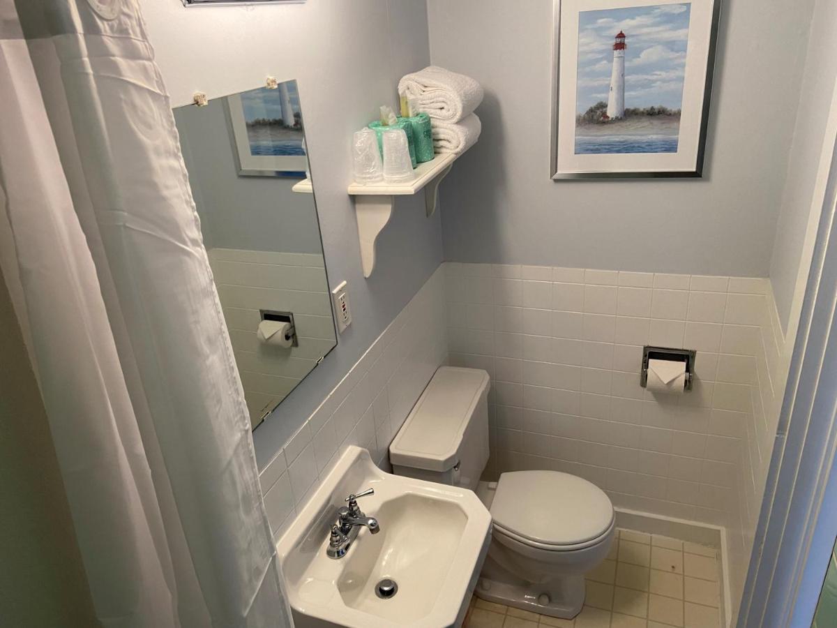 Cape Cod Wishing Well Motel Харуич Порт Екстериор снимка
