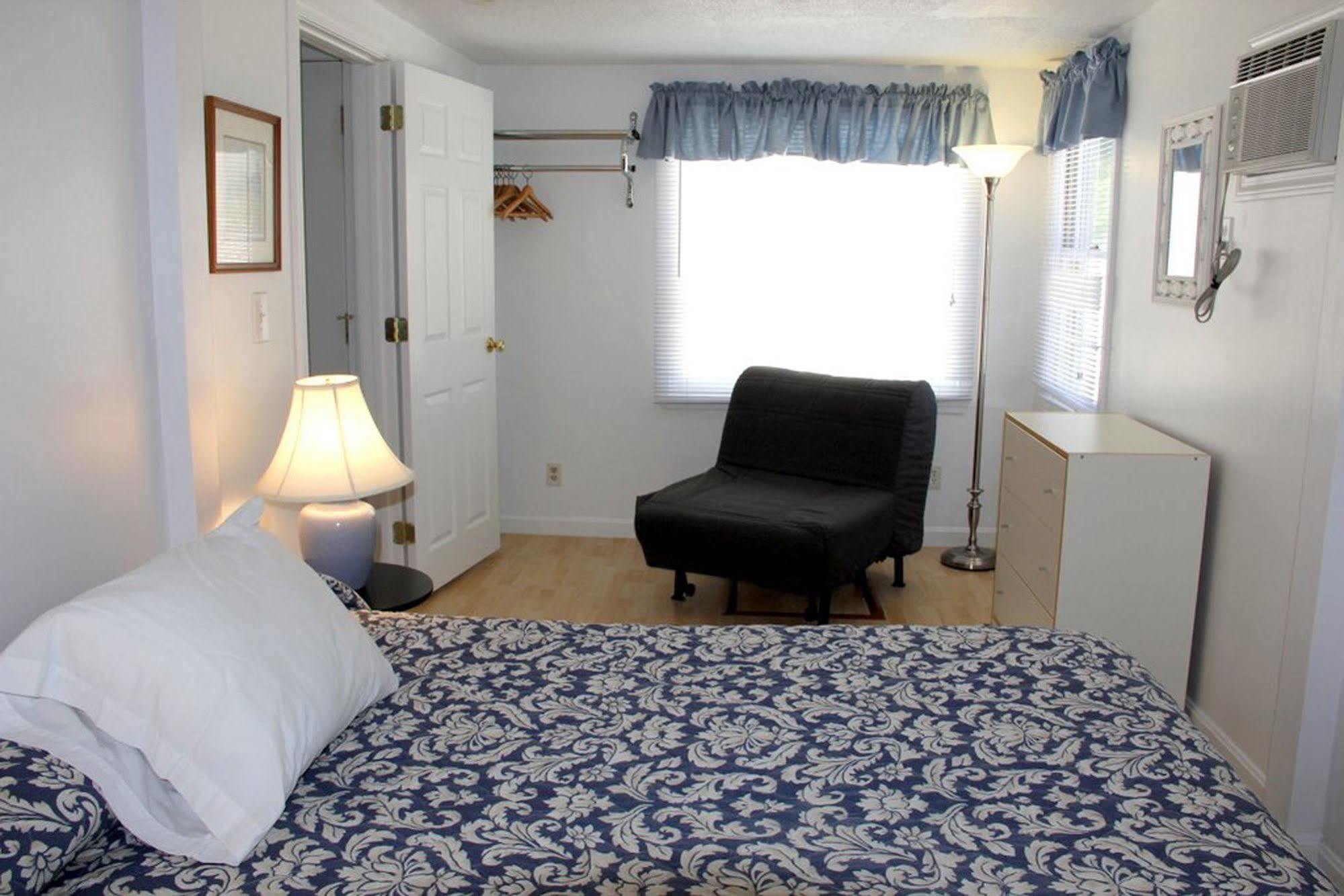 Cape Cod Wishing Well Motel Харуич Порт Екстериор снимка